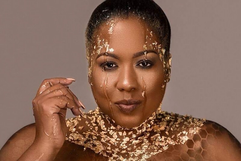 Queen B gold-leaf portrait